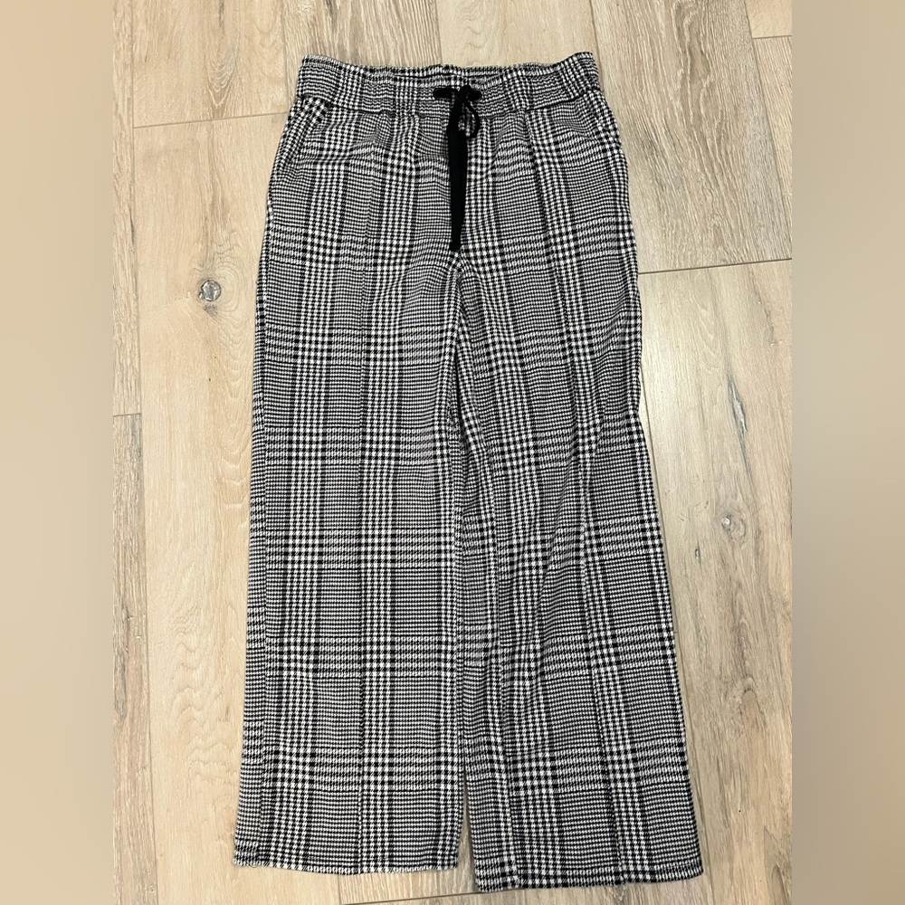 One By chapter One  Black and White Houndstooth Pants small